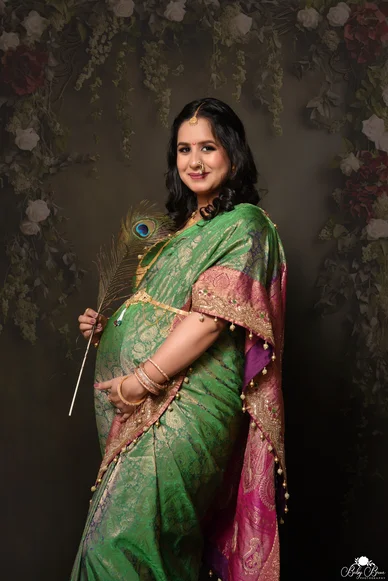 Maternity Photoshoot In Saree